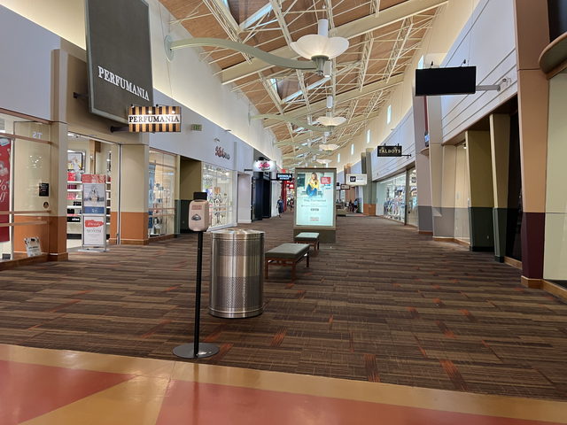 Great Lakes Crossing Outlets - Aug 7 2022 Photo (newer photo)